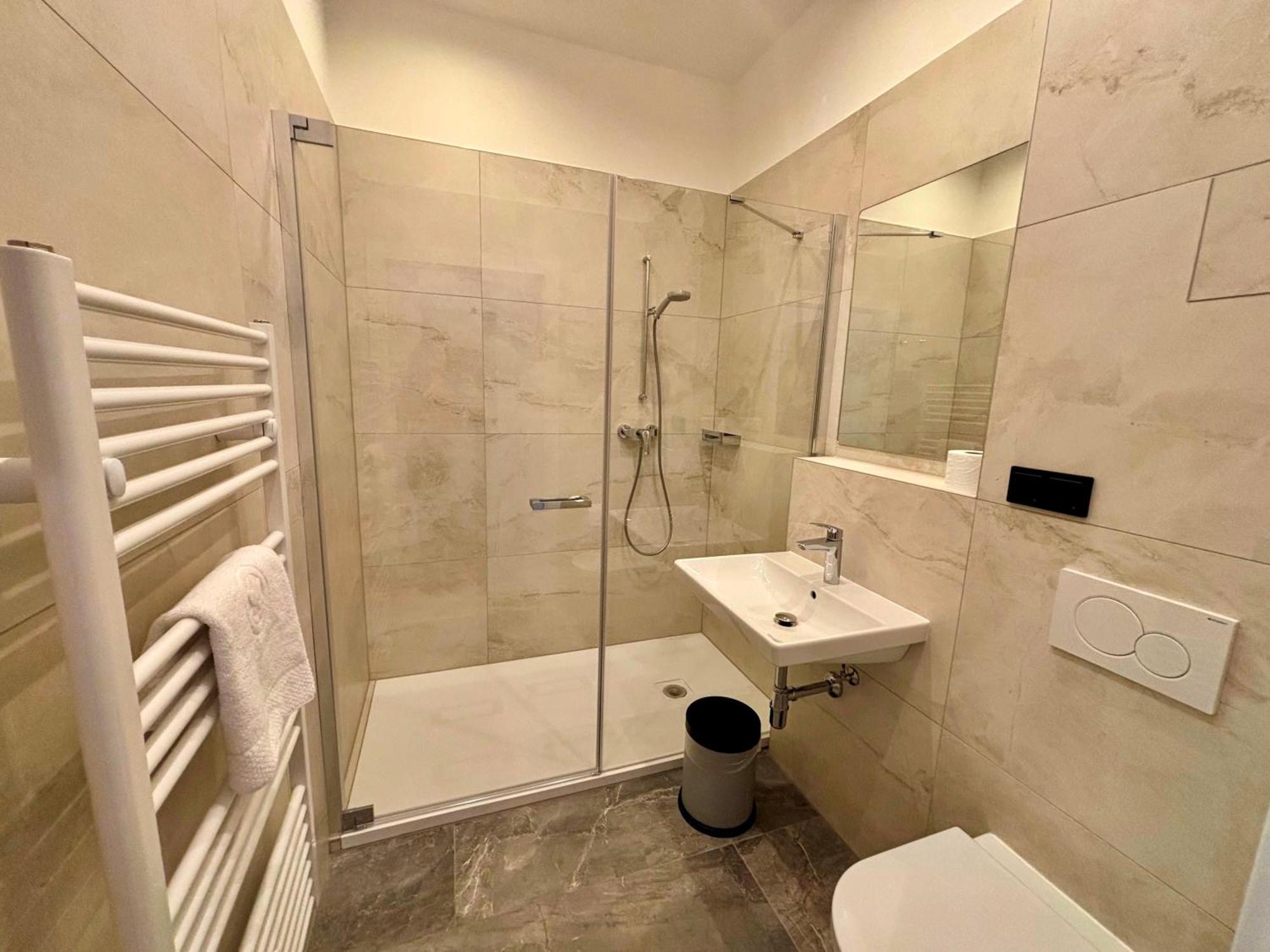 Classic Apartment,1758262475:JPEG