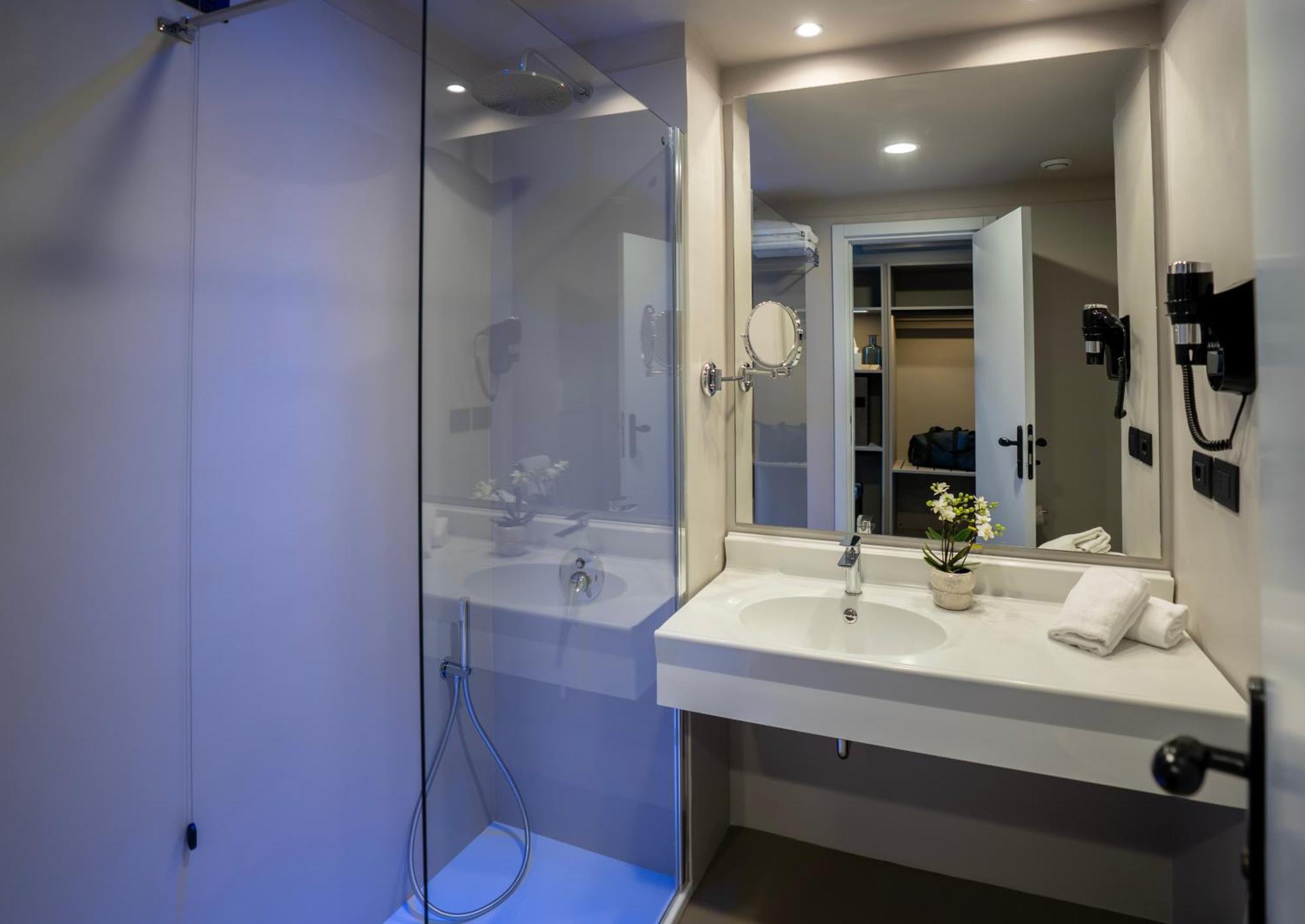 Standard Single Room,1758284444:JPEG