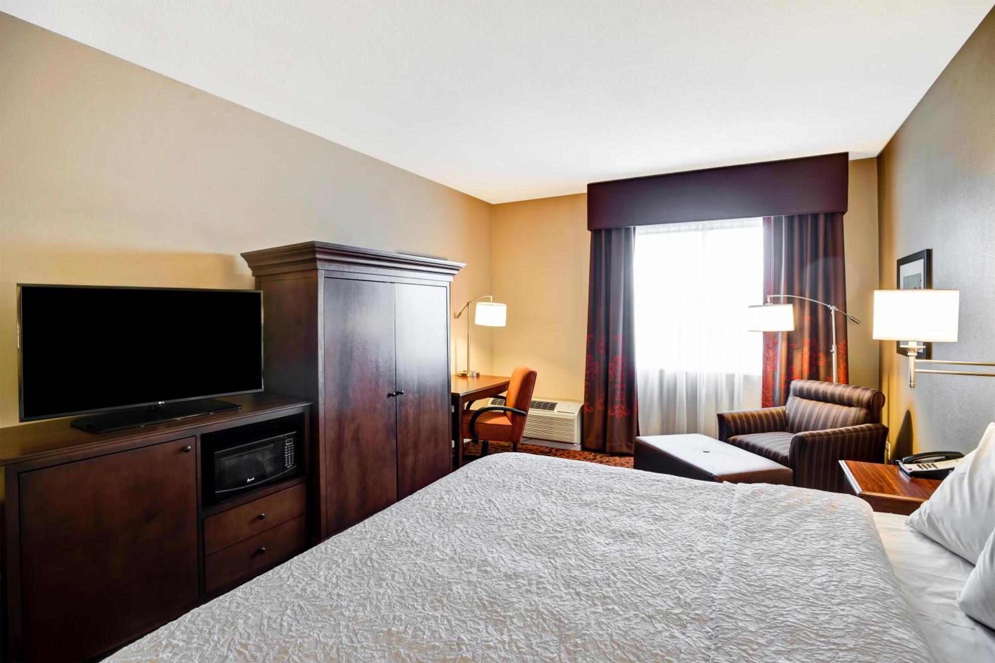 King Room Hearing Access or Non-Smoking