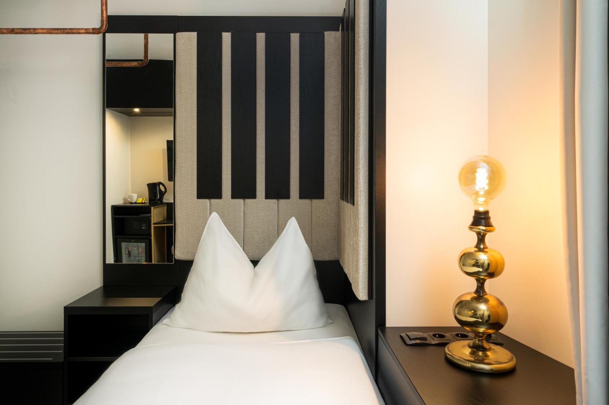 Standard Single Room,1758357199:JPEG