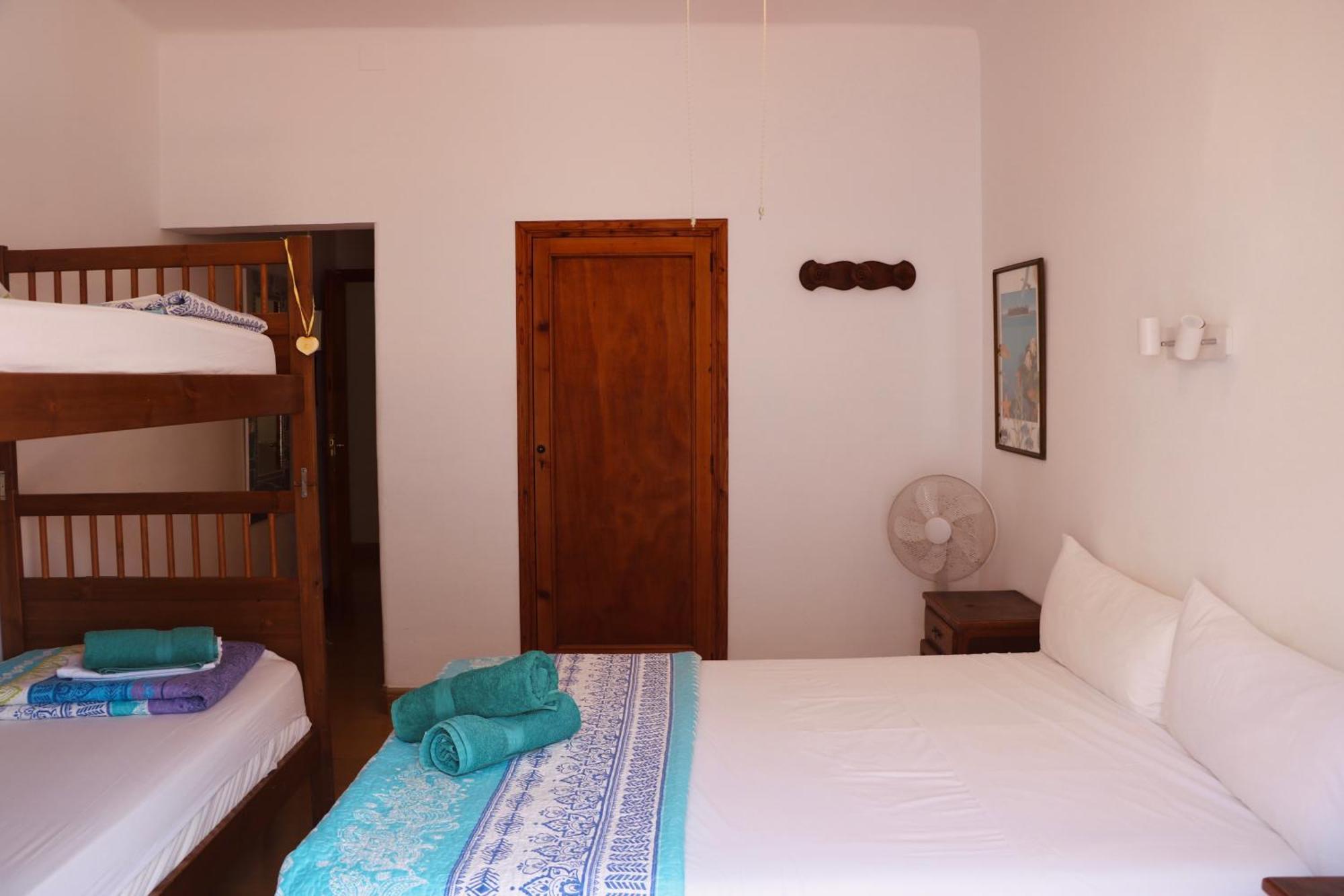 Dreibettzimmer mit Balkon