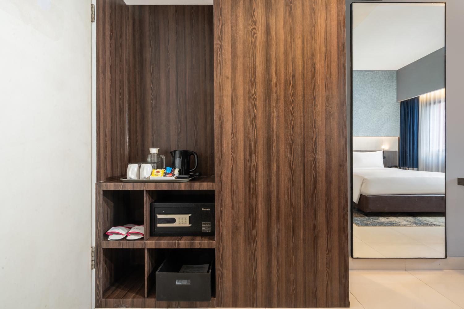 Deluxe Room,1765344325:JPEG