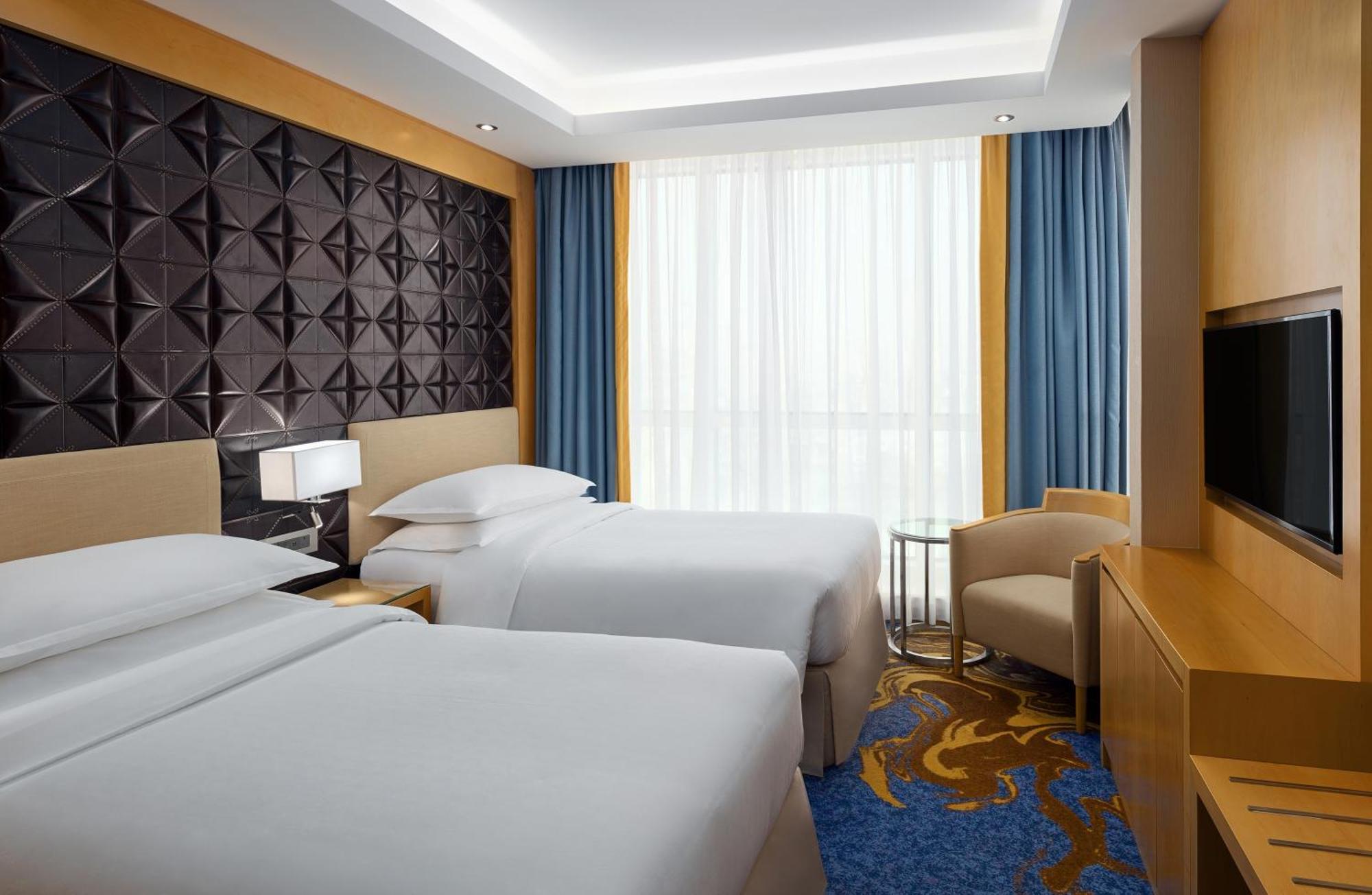 Traditional Twin Room City View 2 Twin Beds