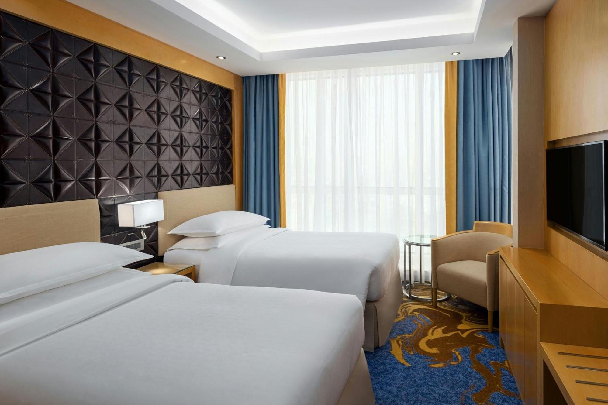 Traditional Twin Room City View 2 Twin Beds