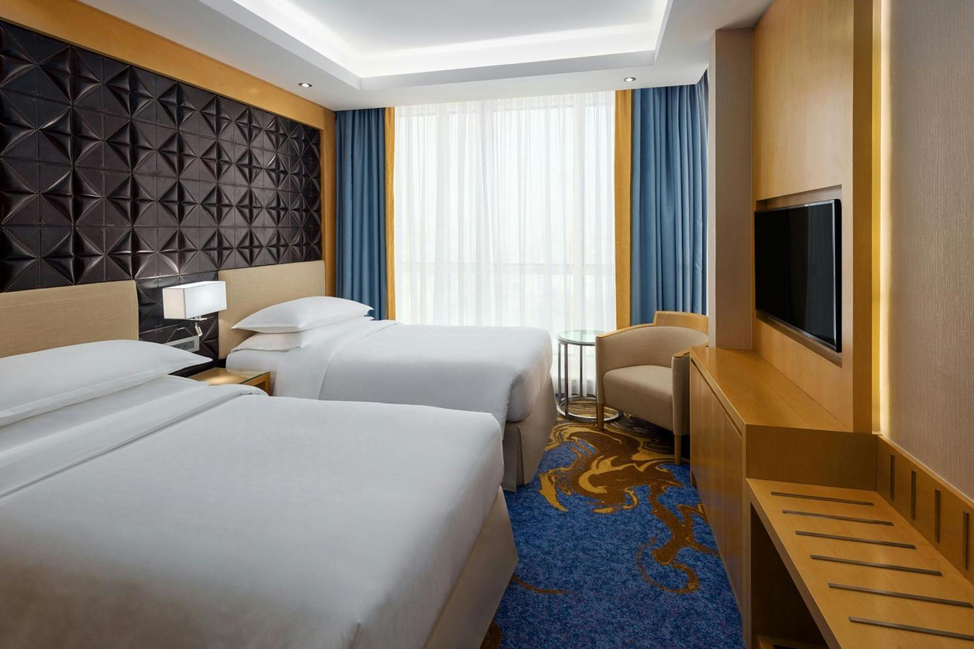 Traditional Twin Room City View 2 Twin Beds