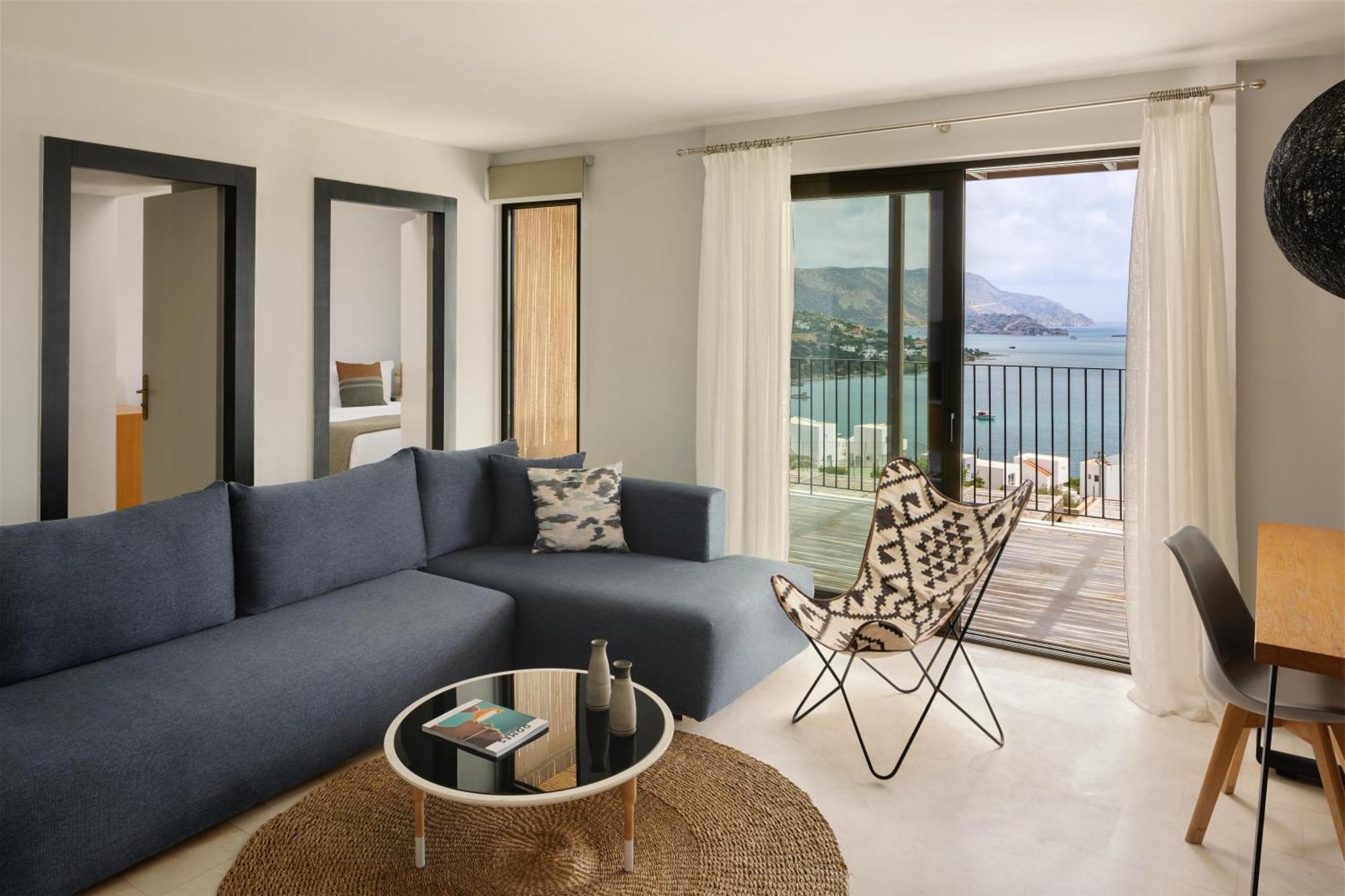 Sapphire Cozy King Suite