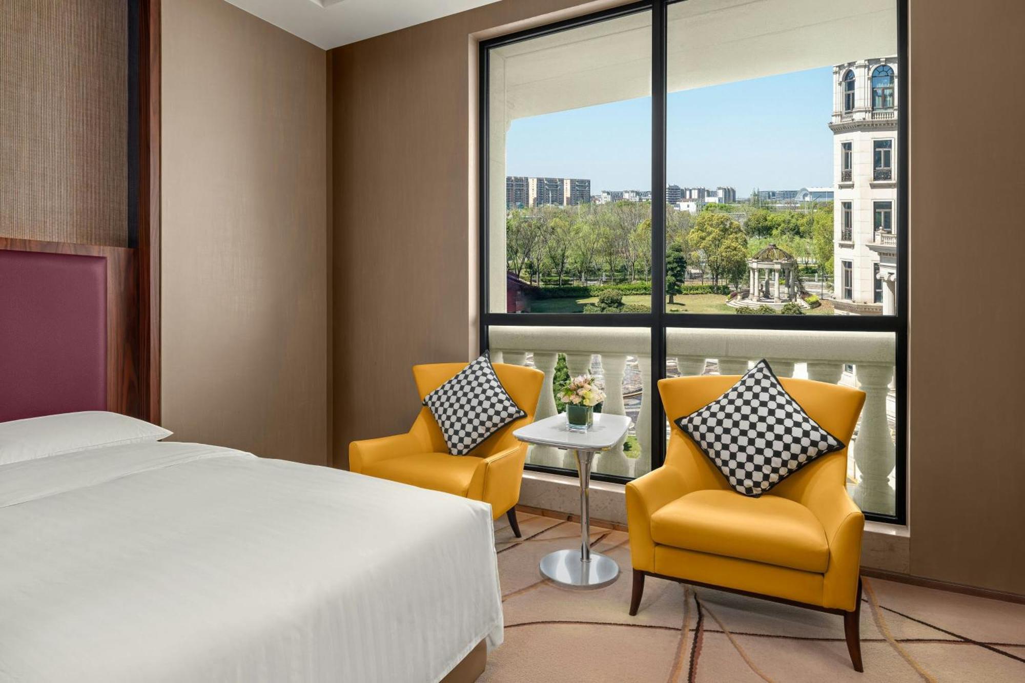 King Room Garden View