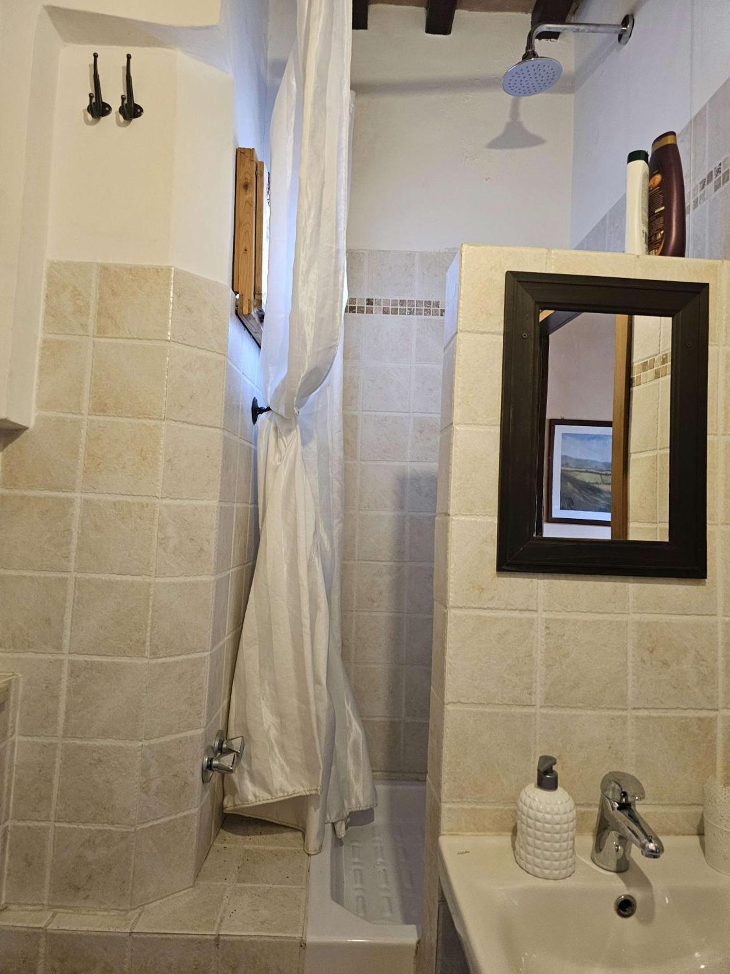 Comfort Triple Room Shower
