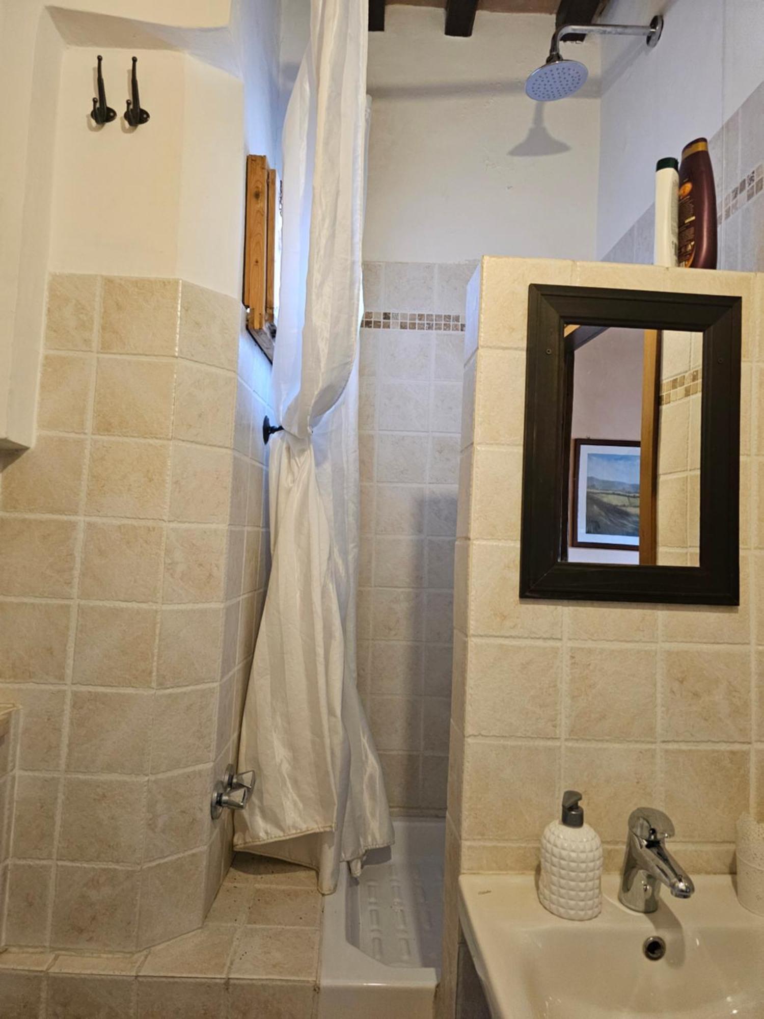 Comfort Triple Room Shower