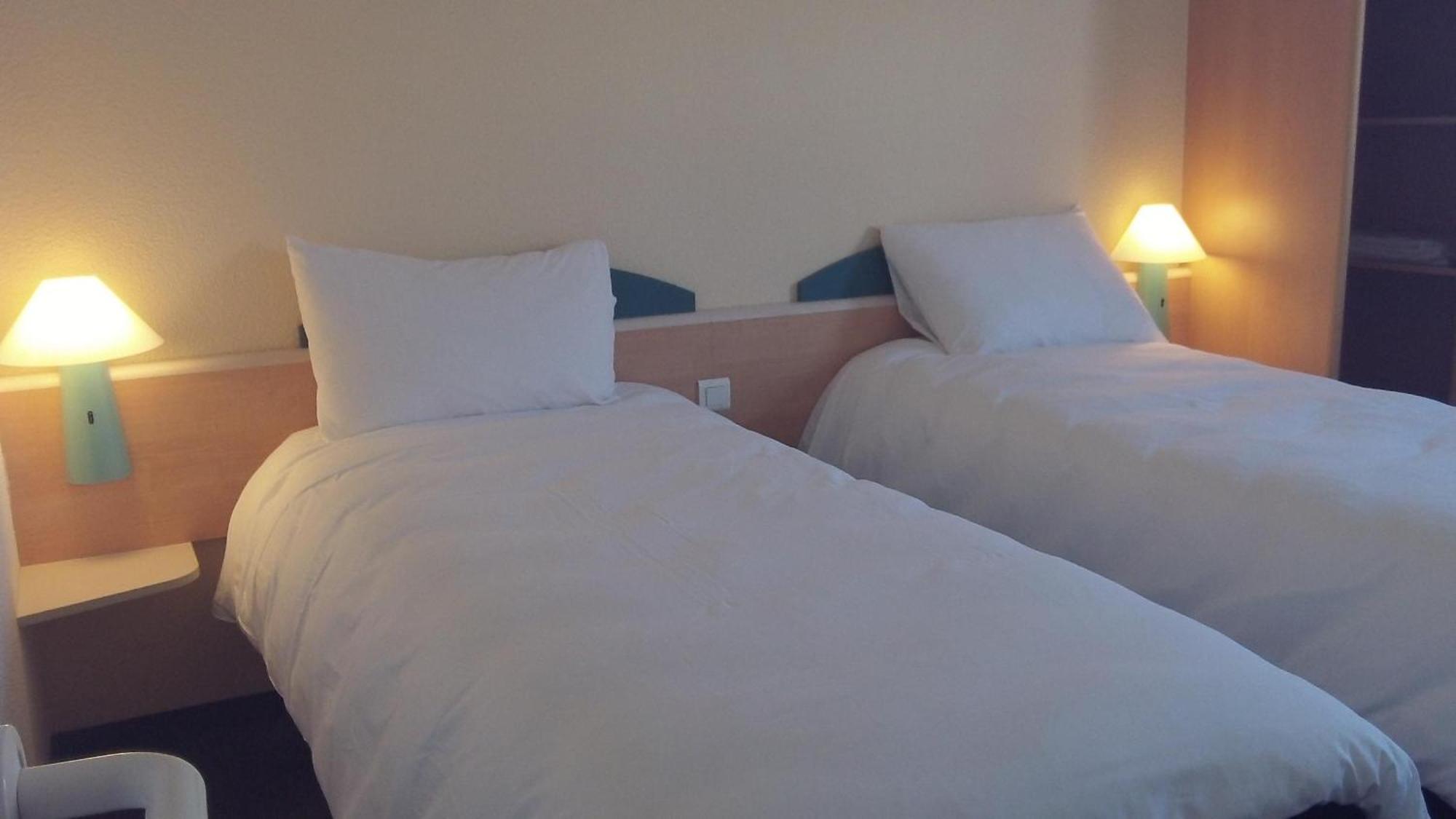 Standard Room Double Bed Twin Beds