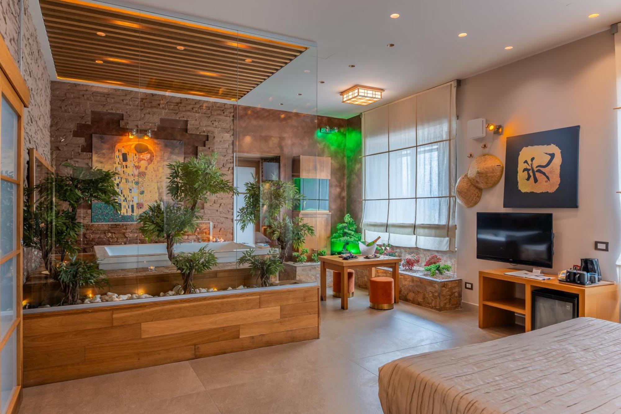 Deluxe Suite Spa Bath