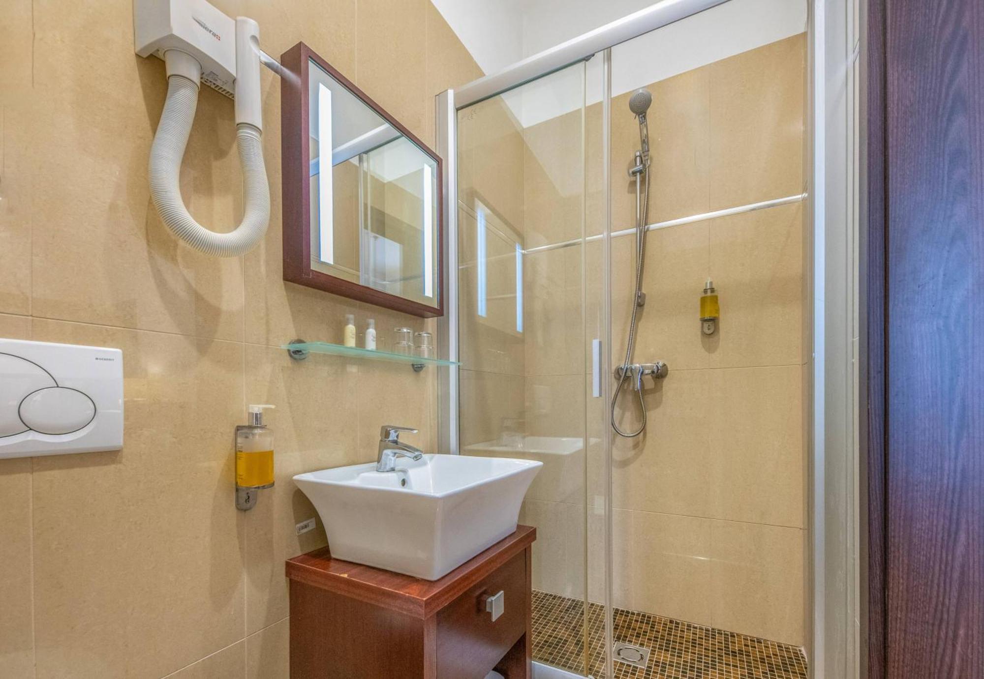 Classic Junior Suite,1771740471:JPEG