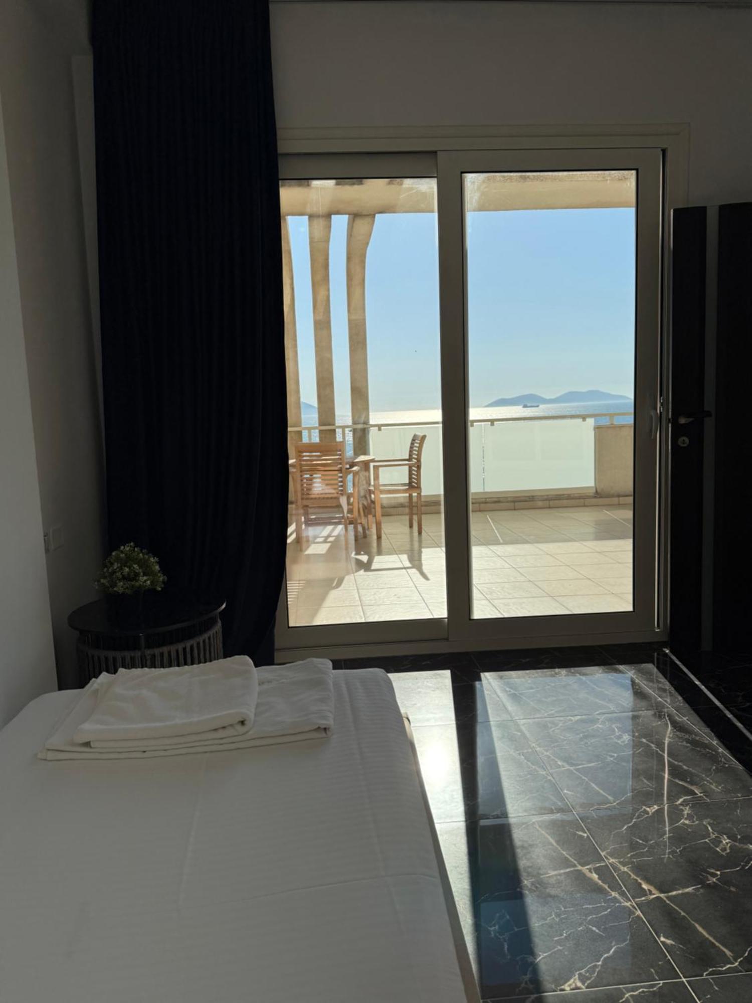 Two-Bedroom Apartment Balcony Sea View