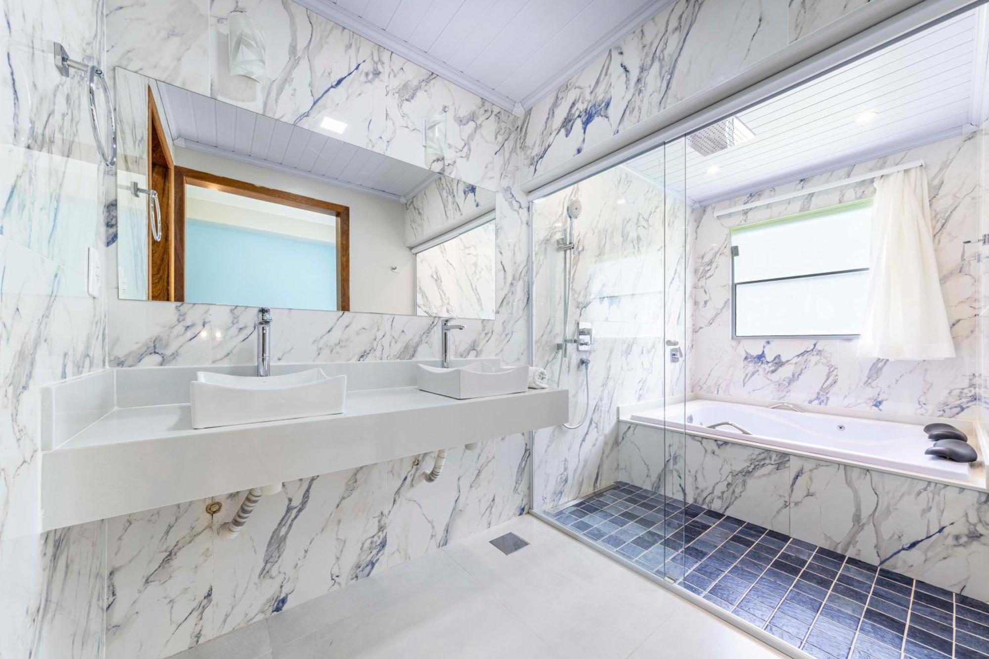 Luxury Triple Room