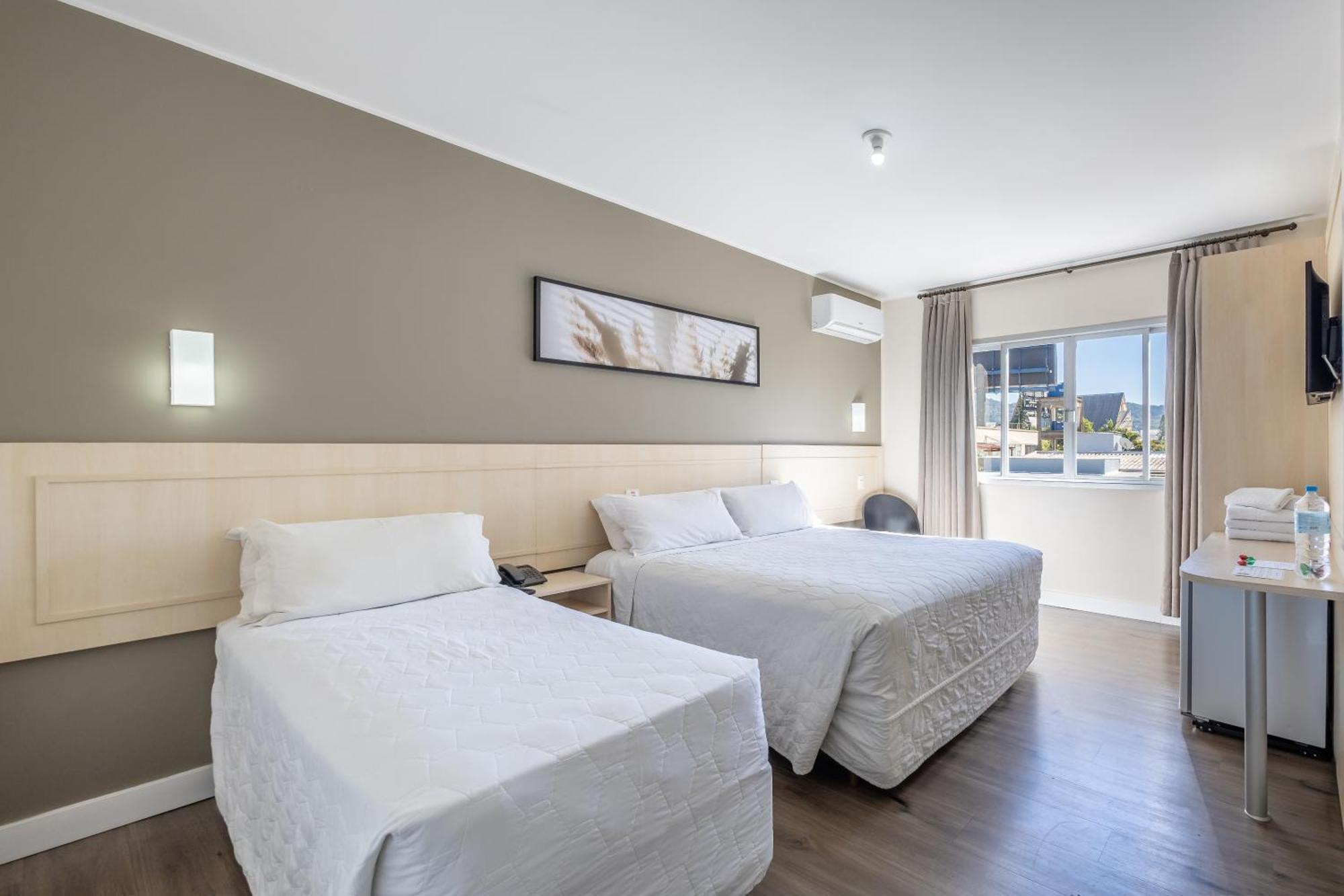 Habitación Triple adaptada para personas con movilidad reducida