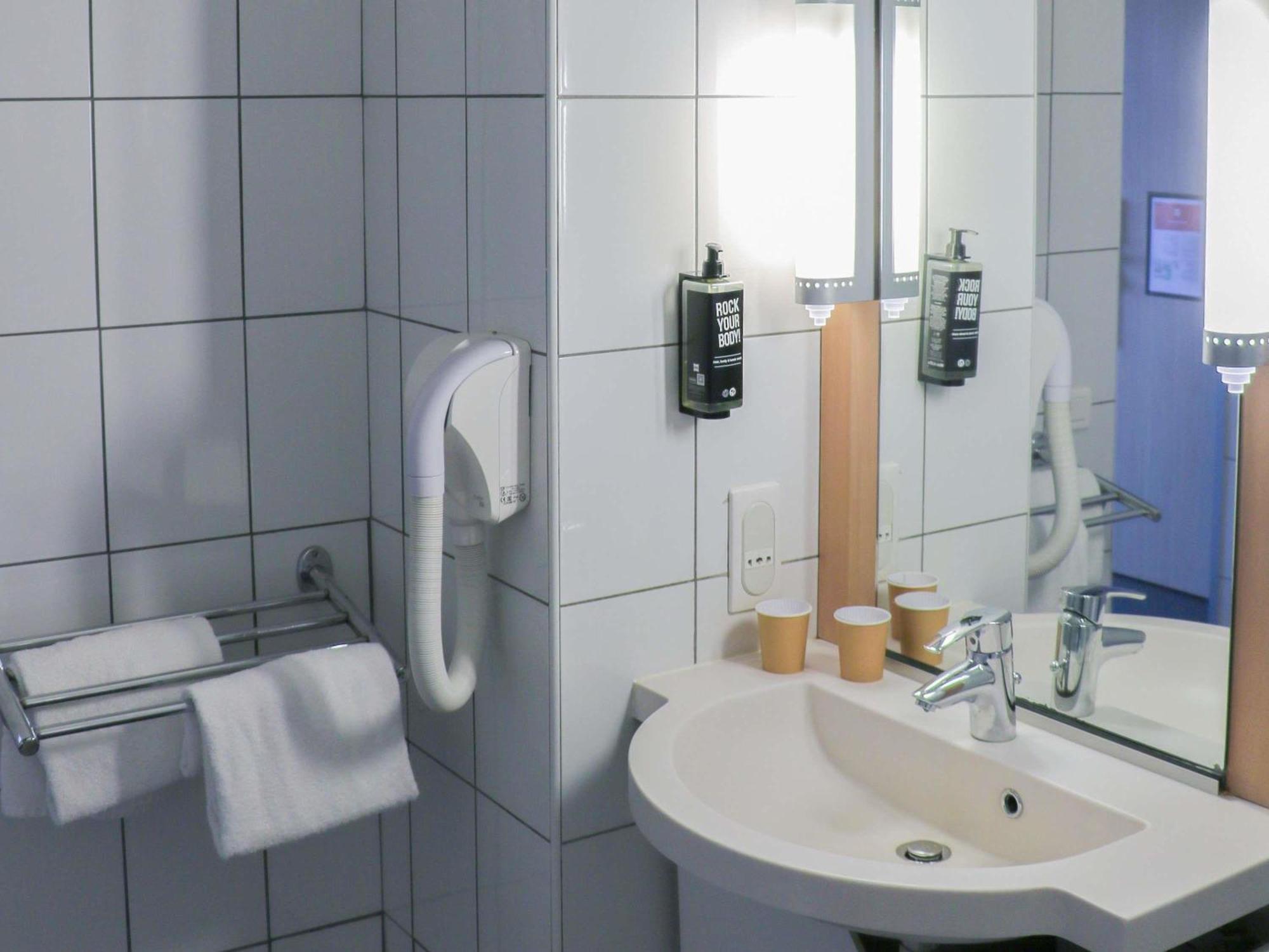 Standard Double Room Mobility Accessible