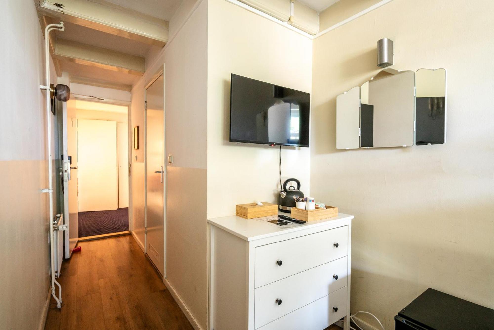 Twin Room Lake View