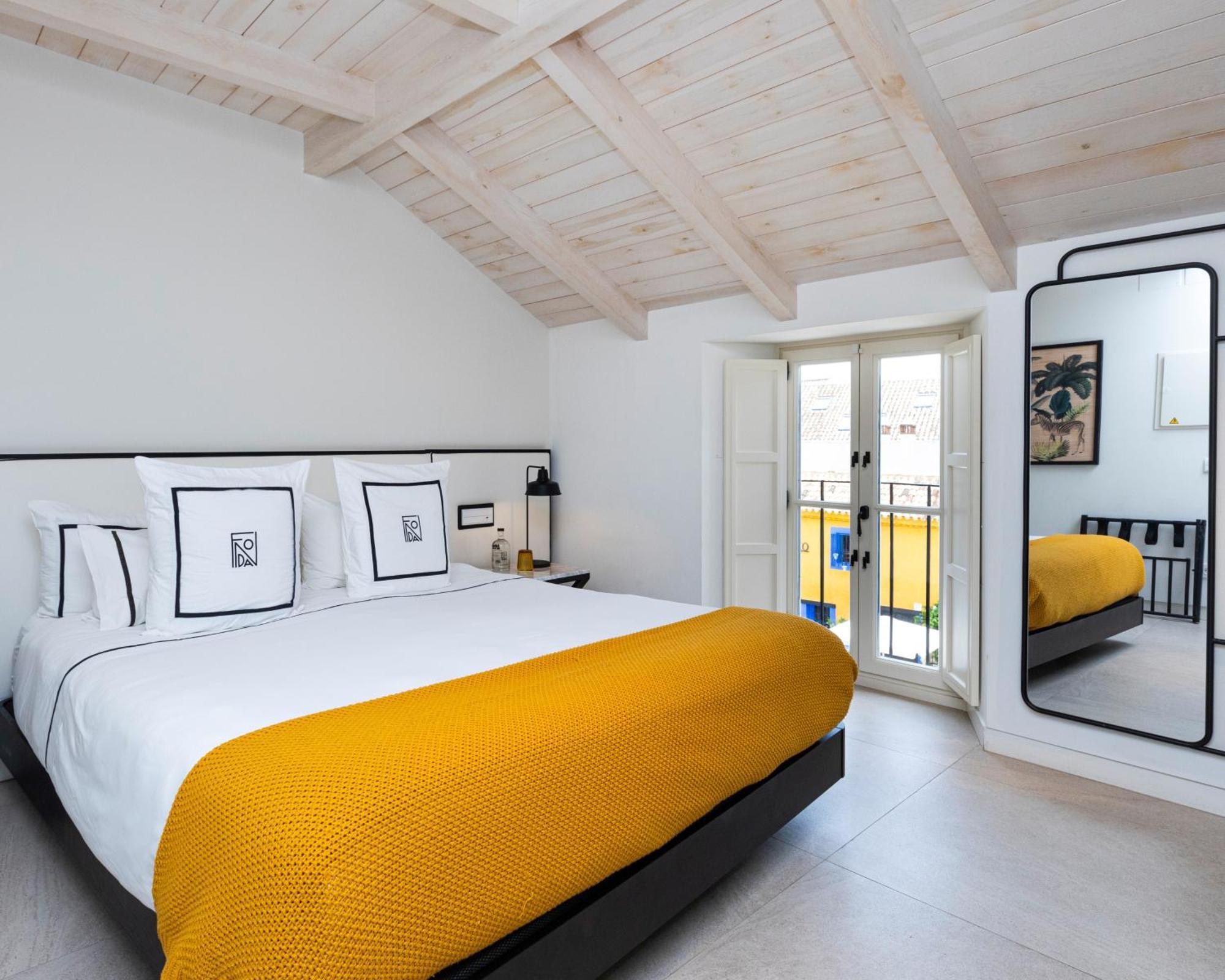 Deluxe Double or Twin Room City View