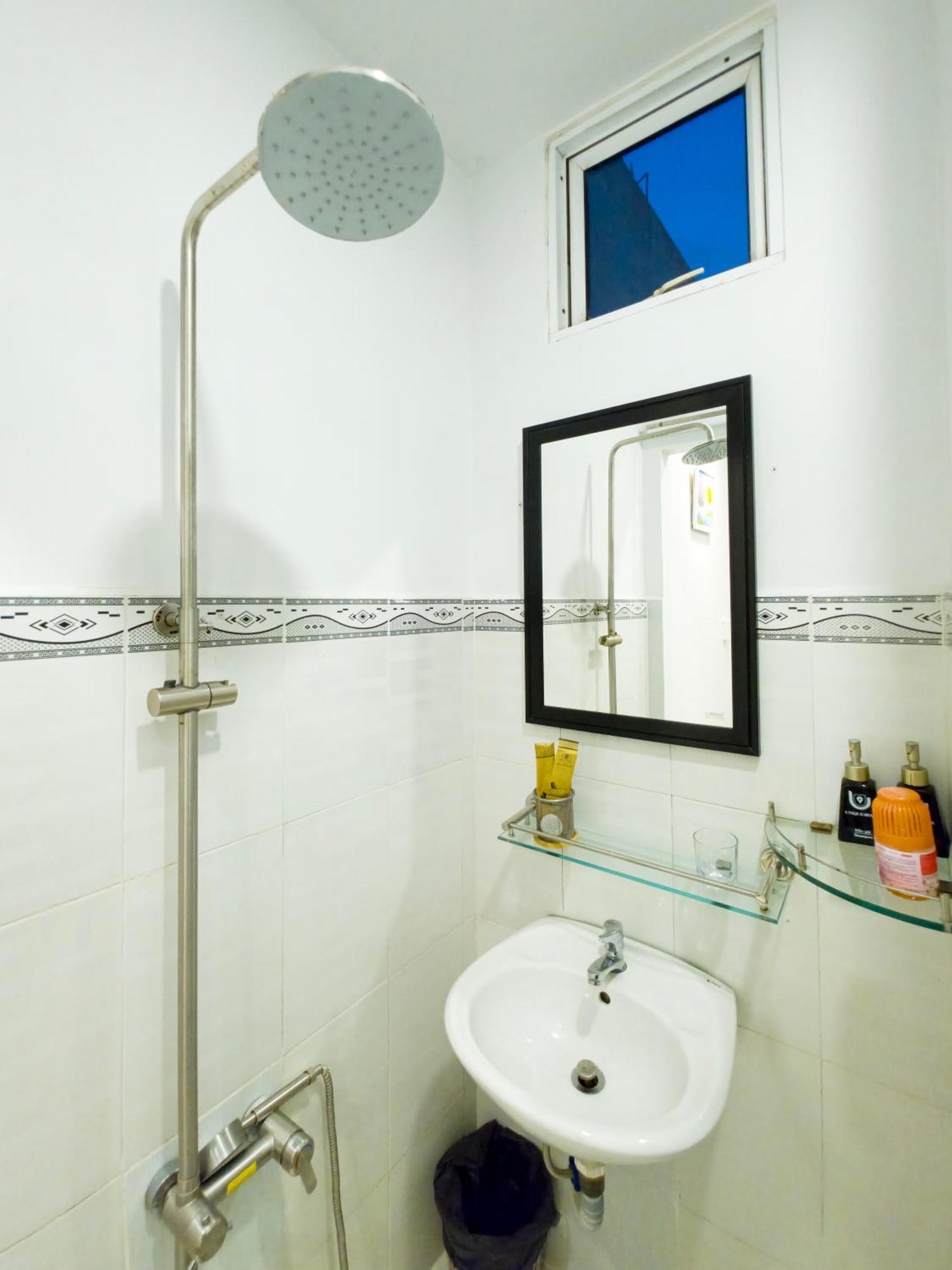 Single Room Private Bathroom