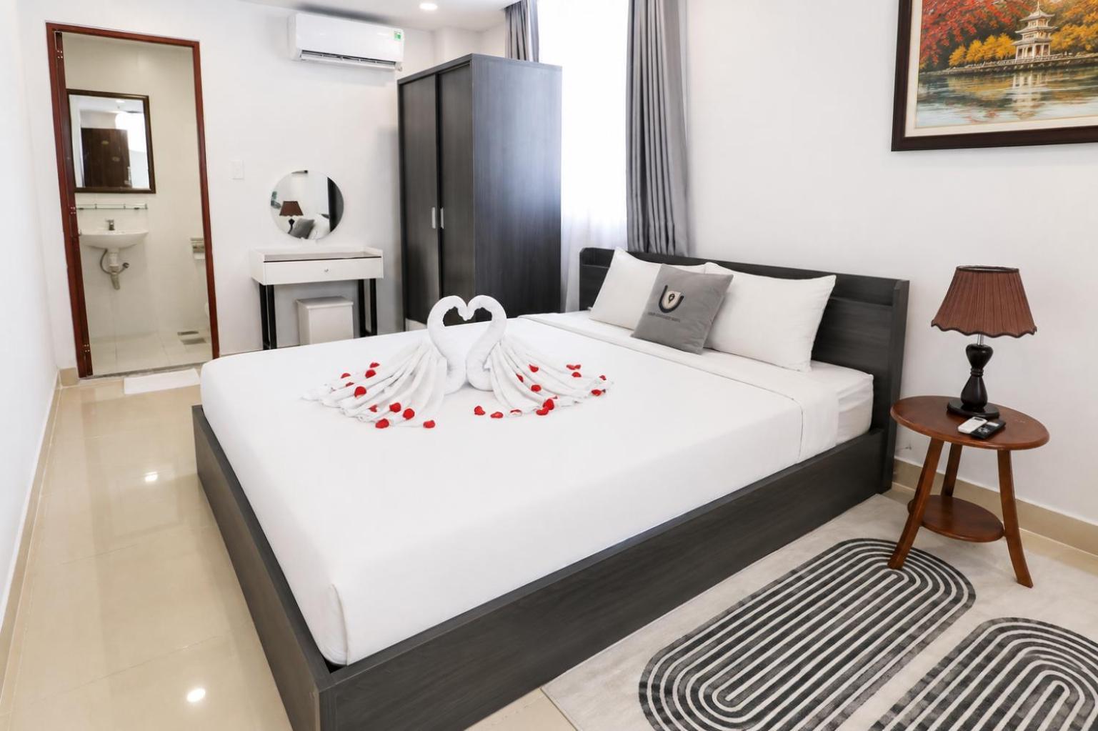 Deluxe Queen Room