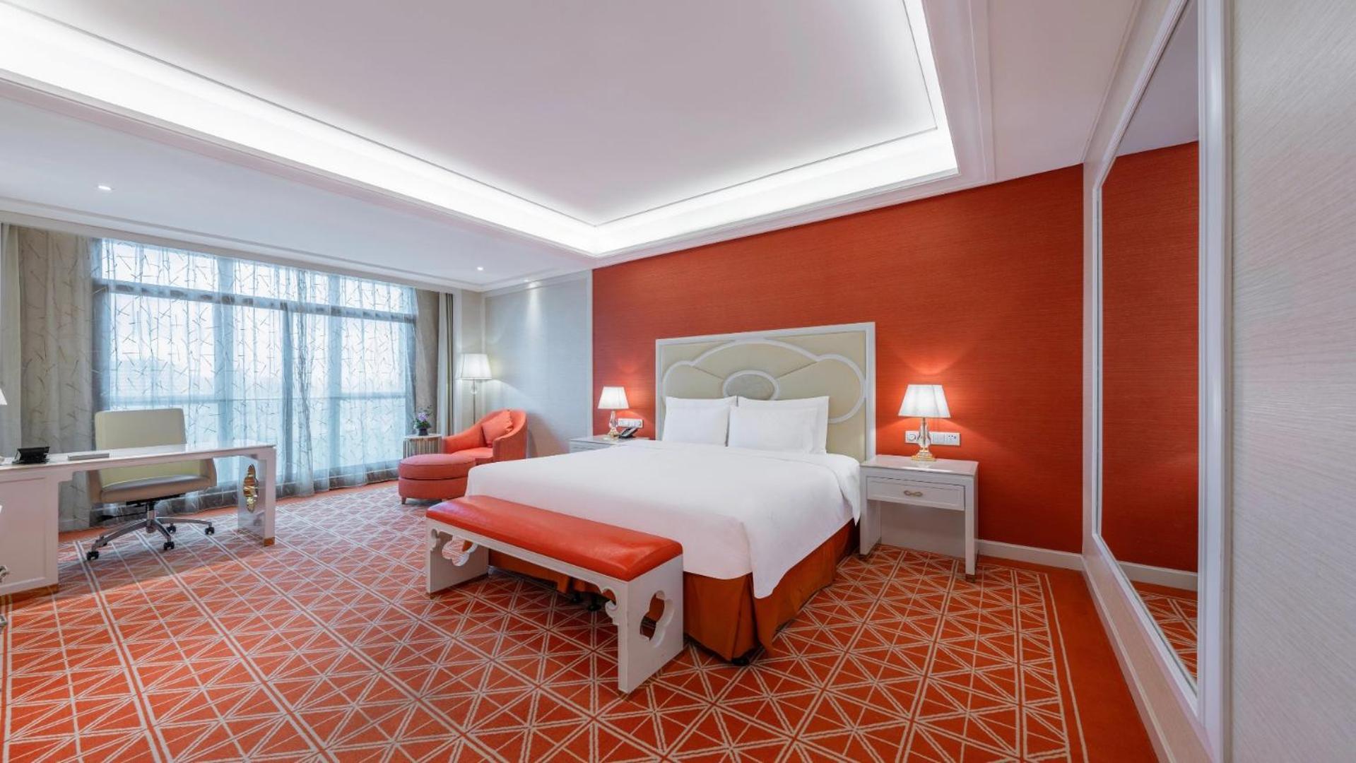 Club King Room