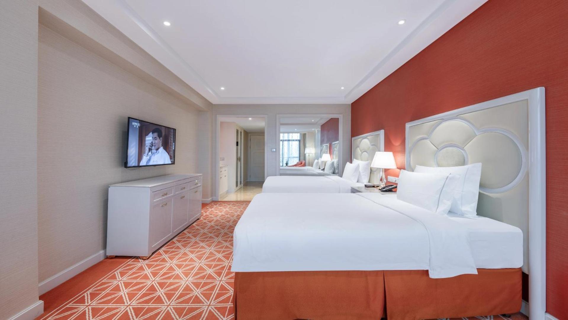 Club Twin Room