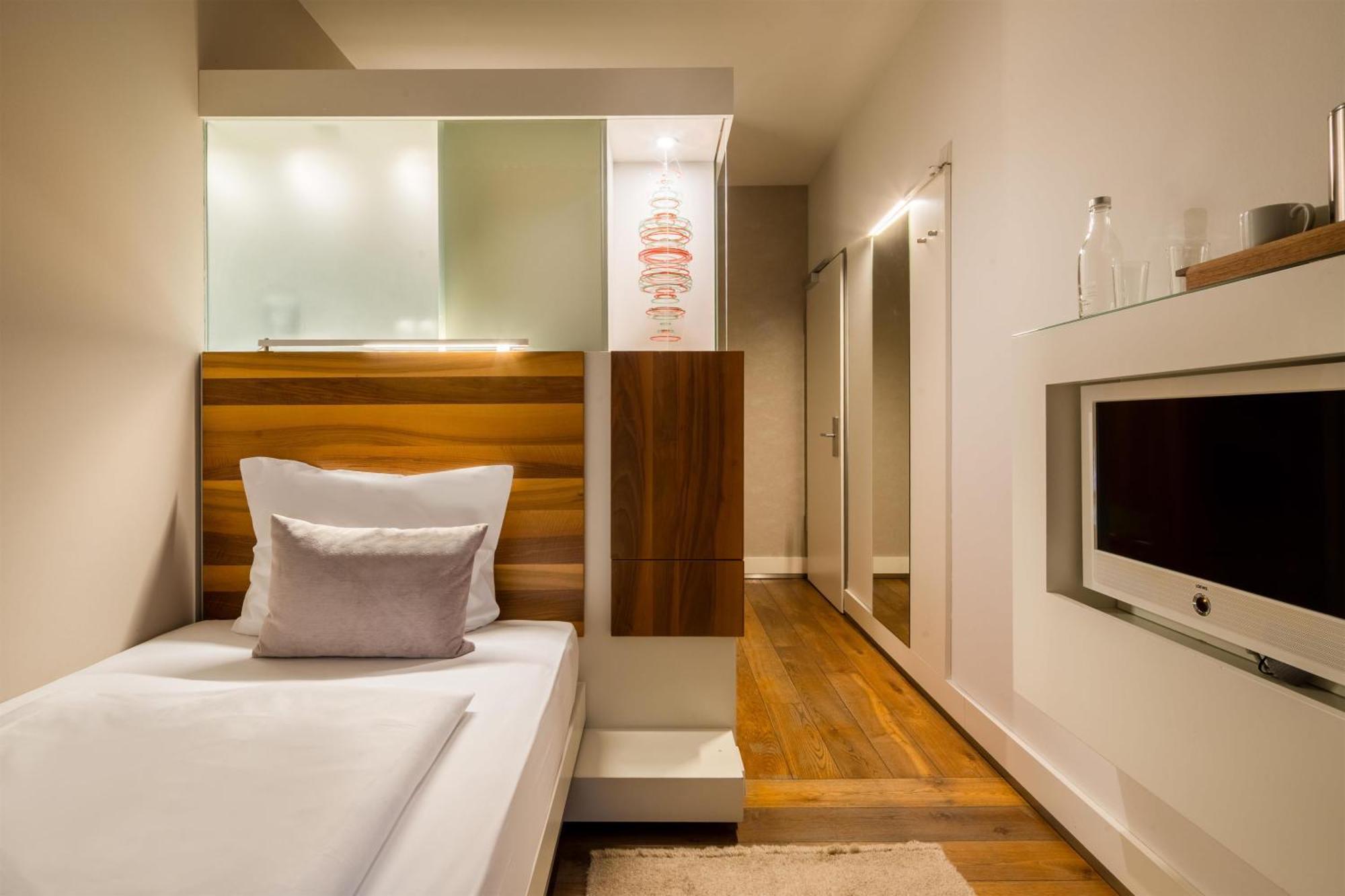 Economy Single Room shower