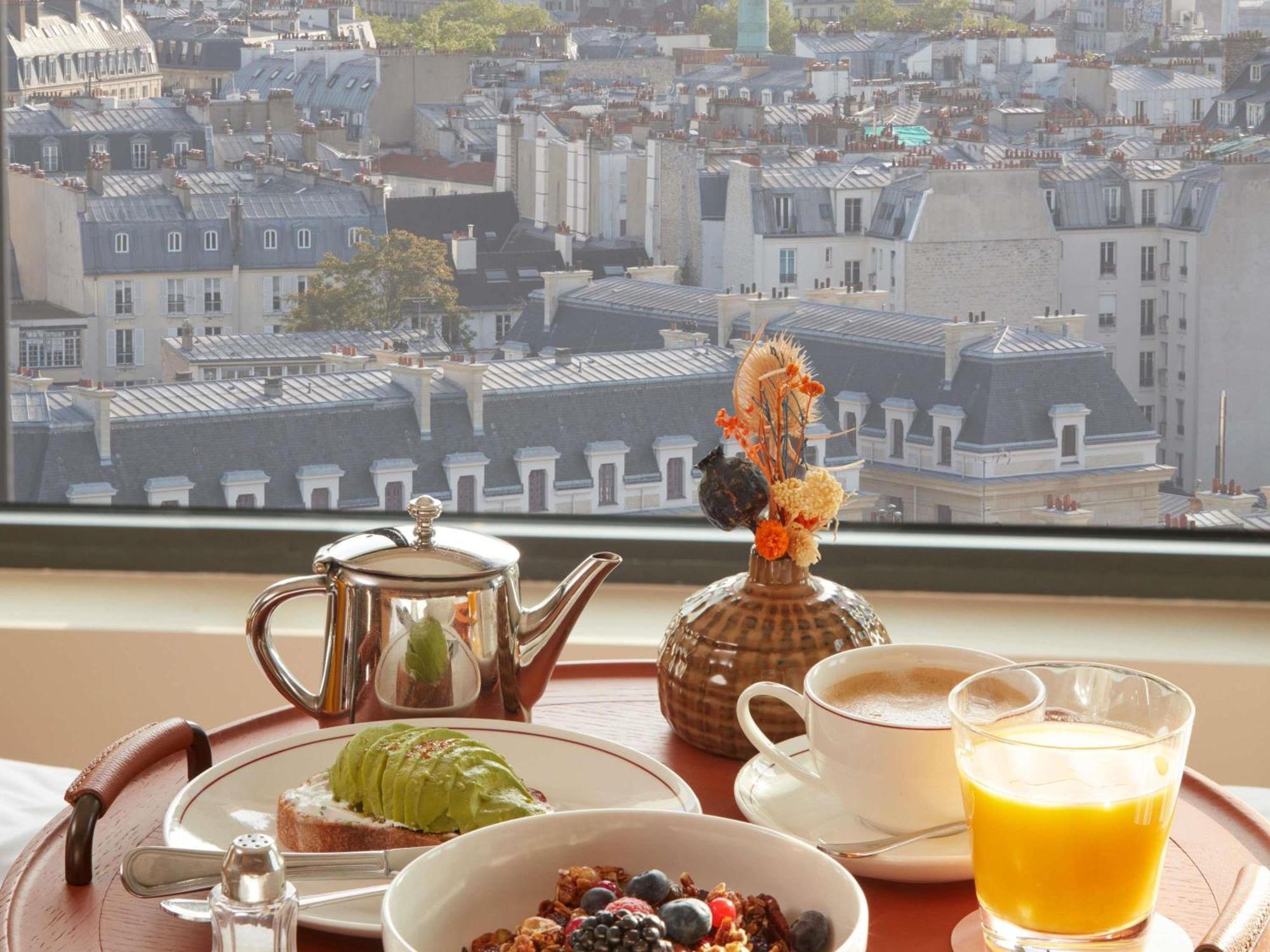Studio Balcony Junior Suite Paris view