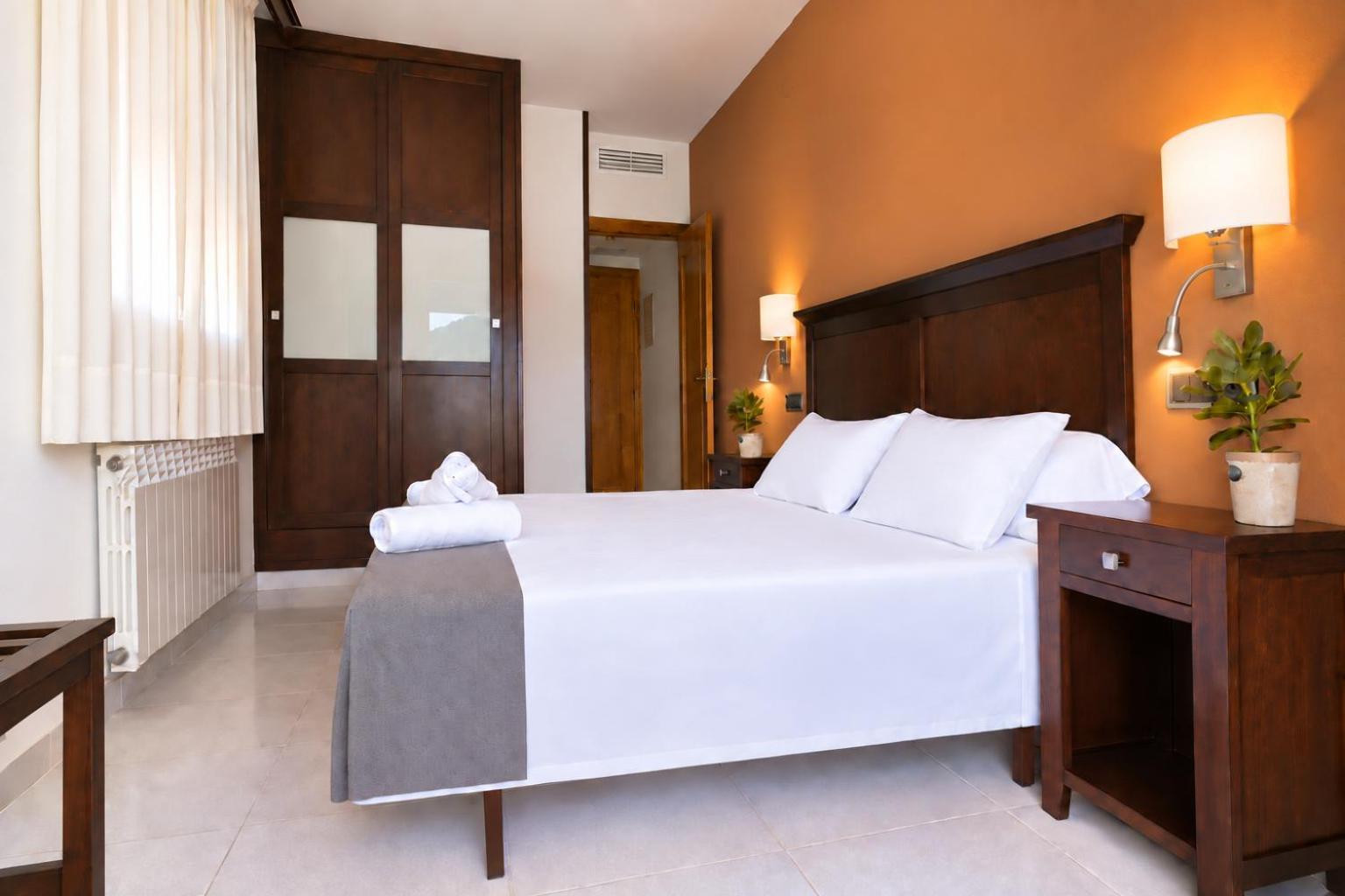 Double Room Queen Bed