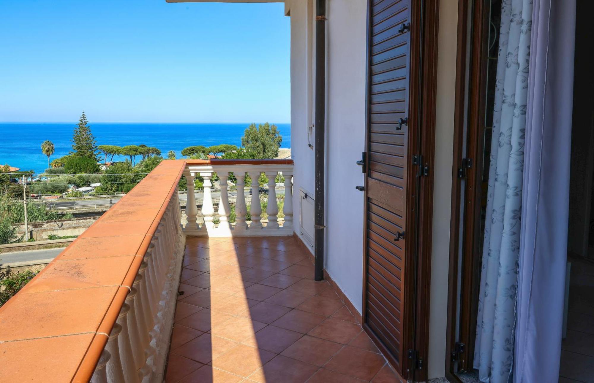 Triple Room Balcony