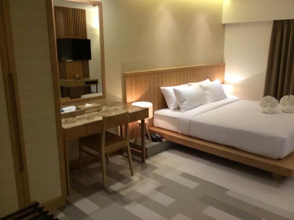 Deluxe King Room