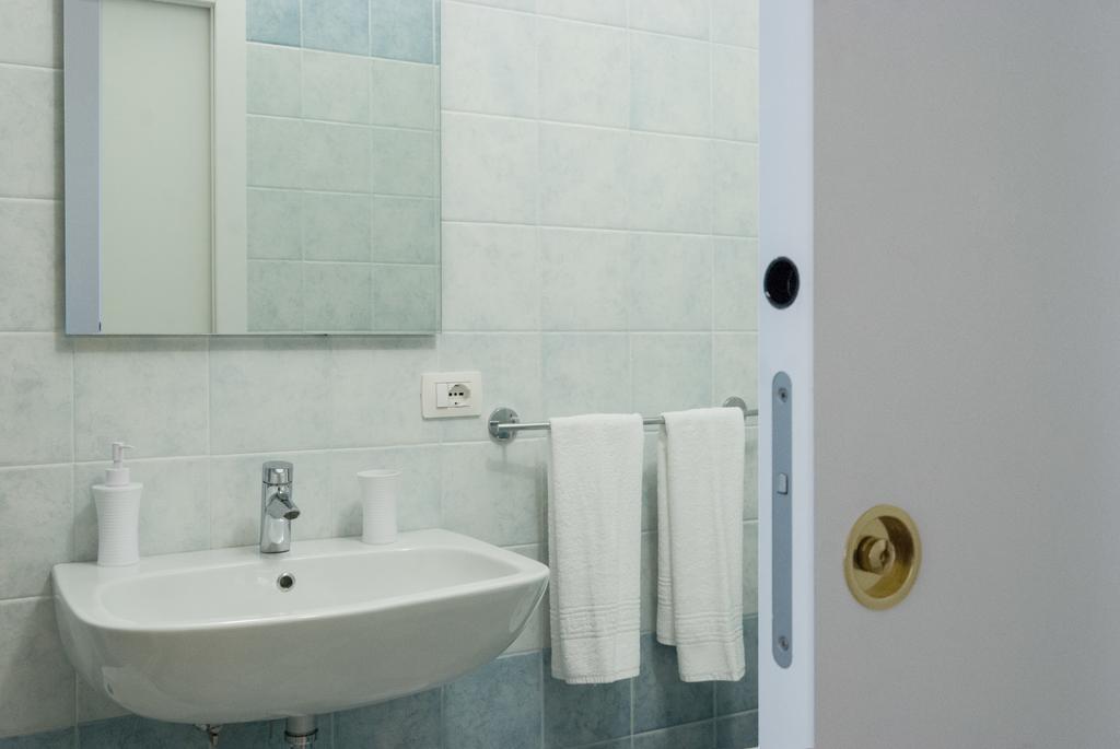 Double or Twin Room Private Bathroom