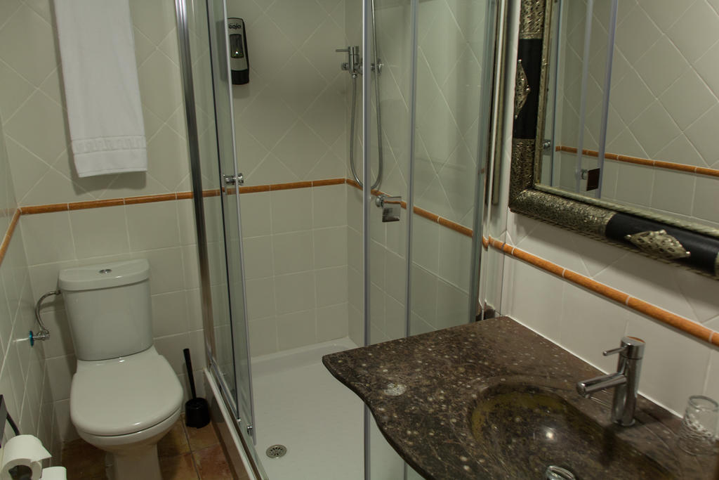 Single Room,258420217:JPEG