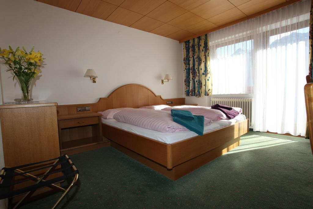 Doppelzimmer mit Balkon
