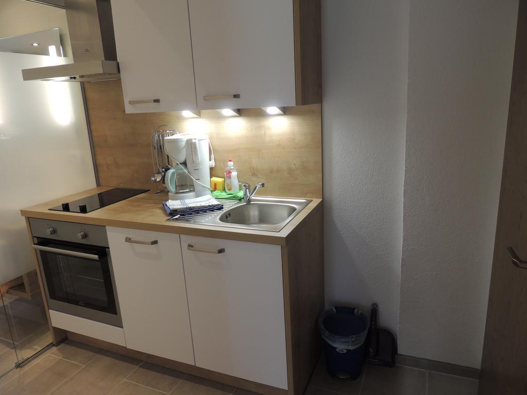 One-Bedroom Apartment Balcony,14280119:JPEG