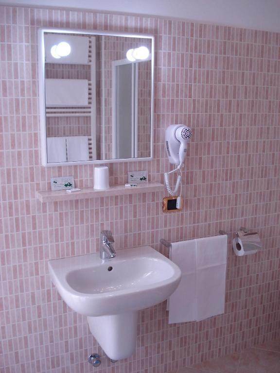 Small Double Room Balcony,1226153834:JPEG
