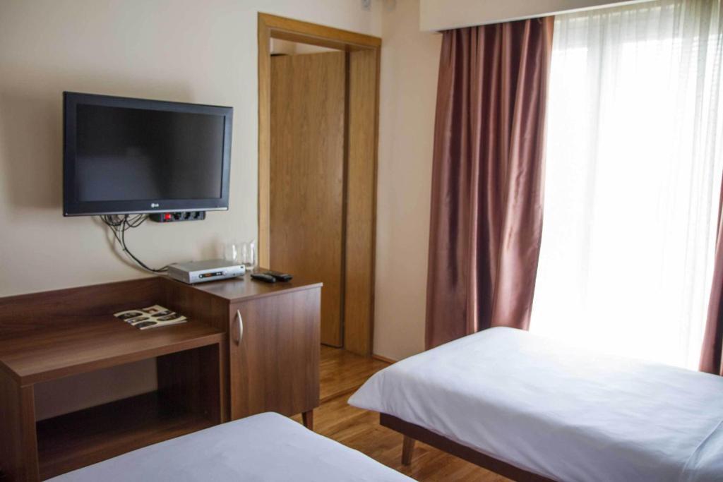 Quadruple Room,58399372:JPEG