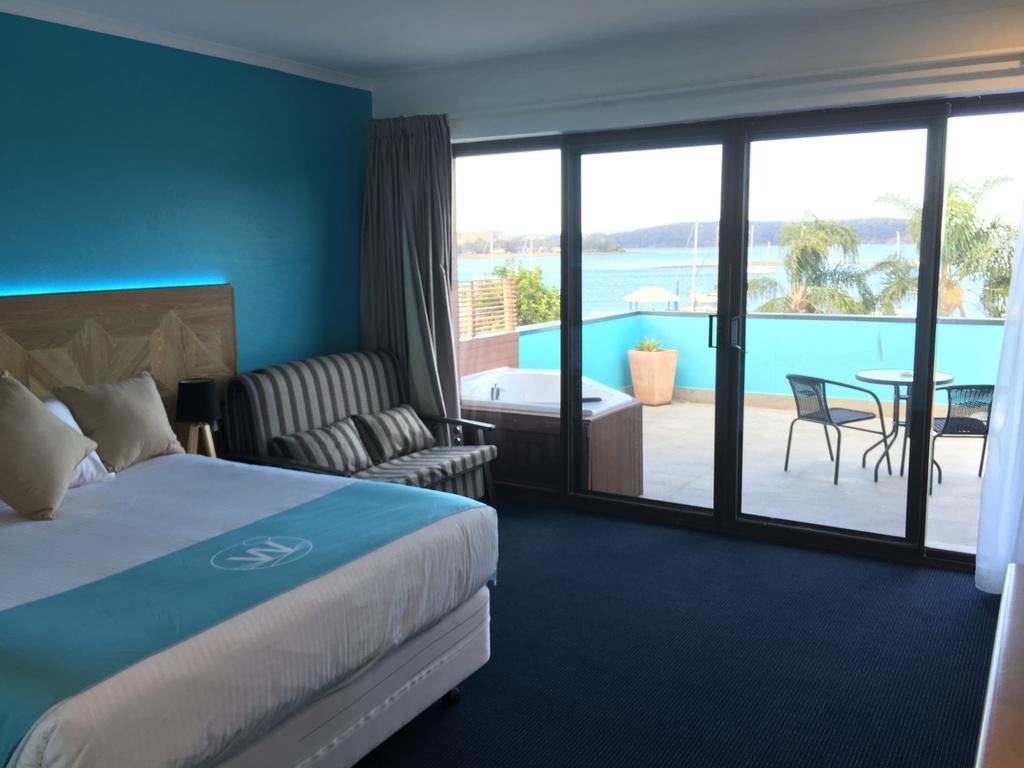 Executive Queen Spa Room Water View