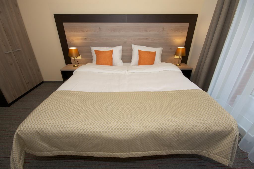 Double or Twin Room Shower