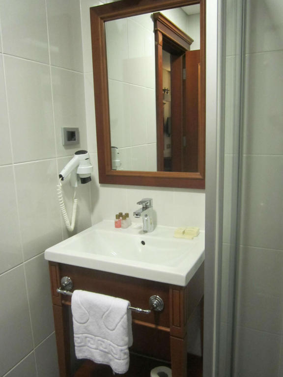 Standard Double or Twin Room,917533384:JPEG