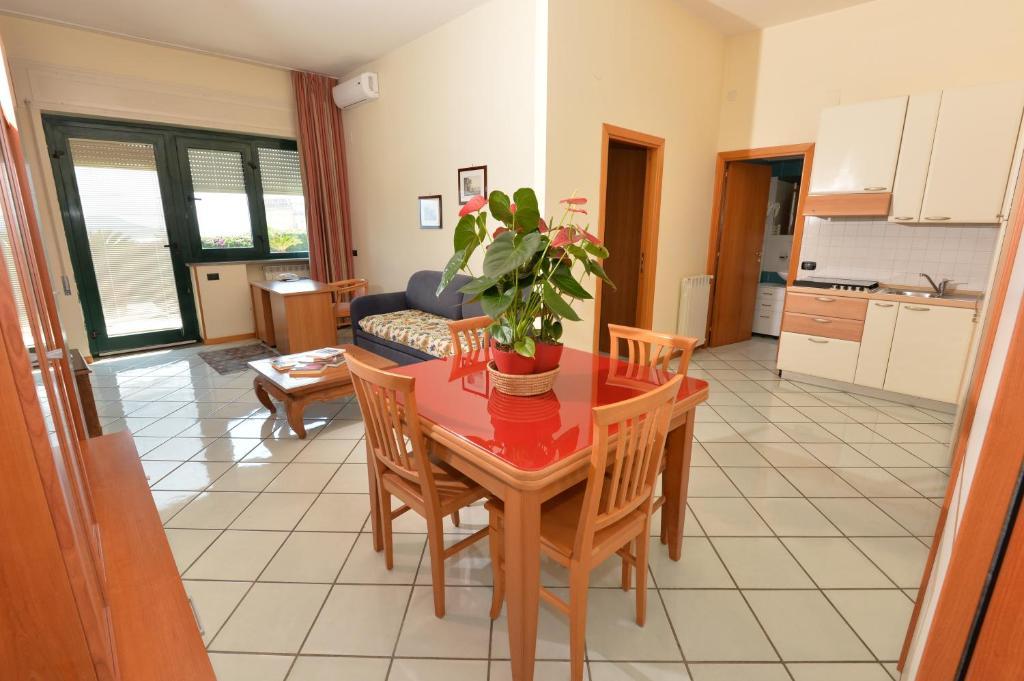 One-Bedroom Apartment with Sofa Bed,40440088:JPEG