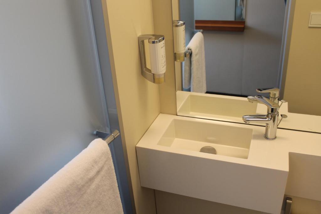 Standard Double Room,641657871:JPEG
