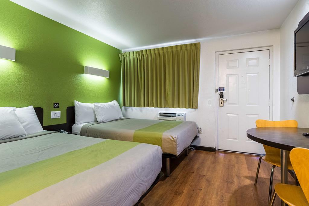 Quadruple Room - Non-Smoking