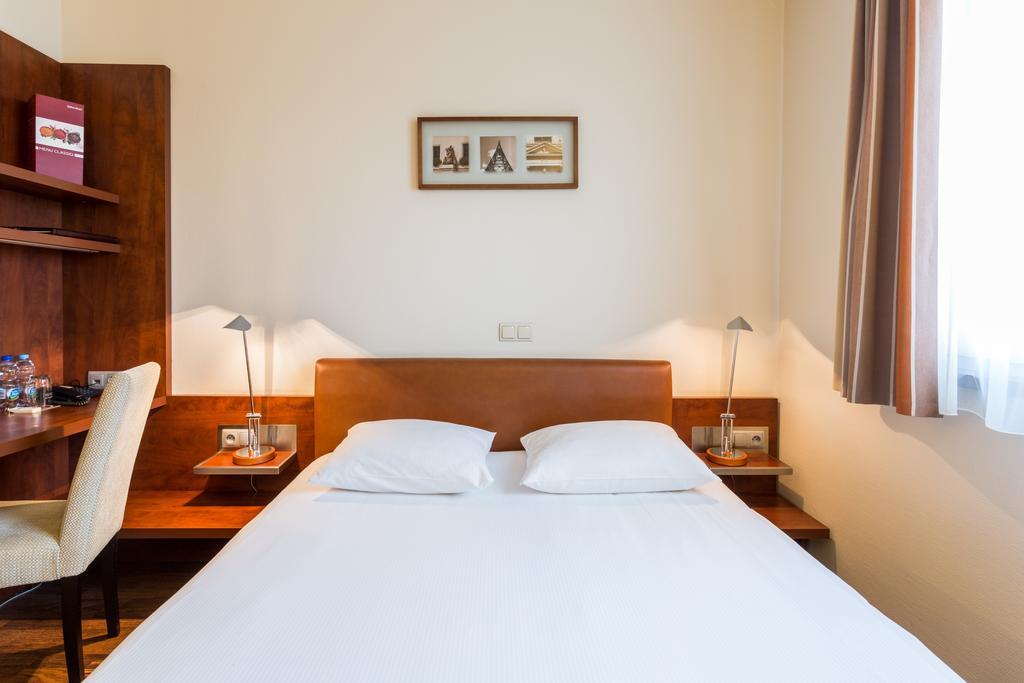 Double Room,444373494:JPEG