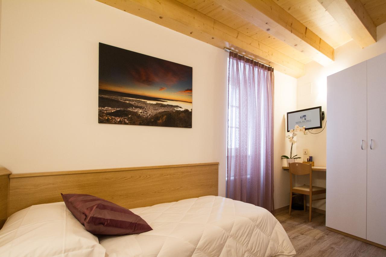 Single Room,517721676:JPEG