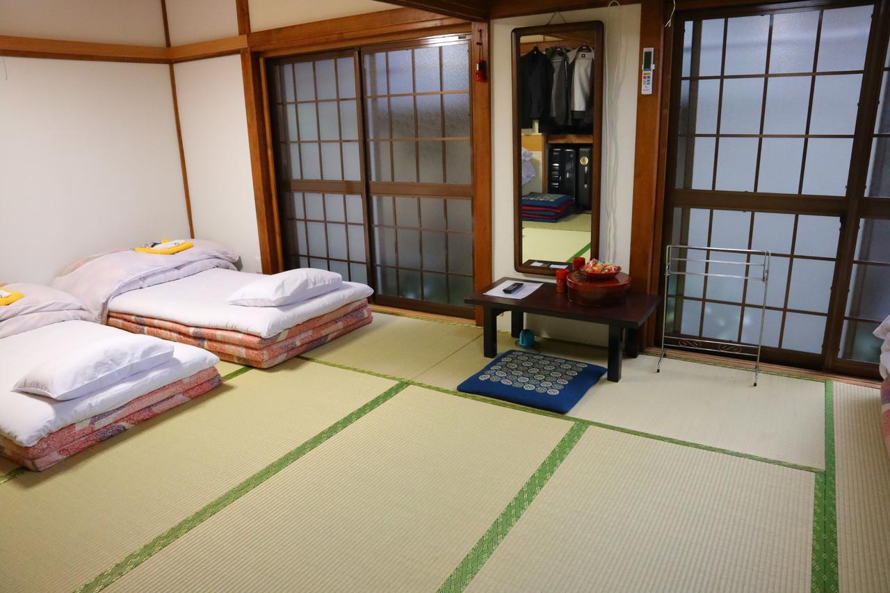 Japanese-Style Family Room