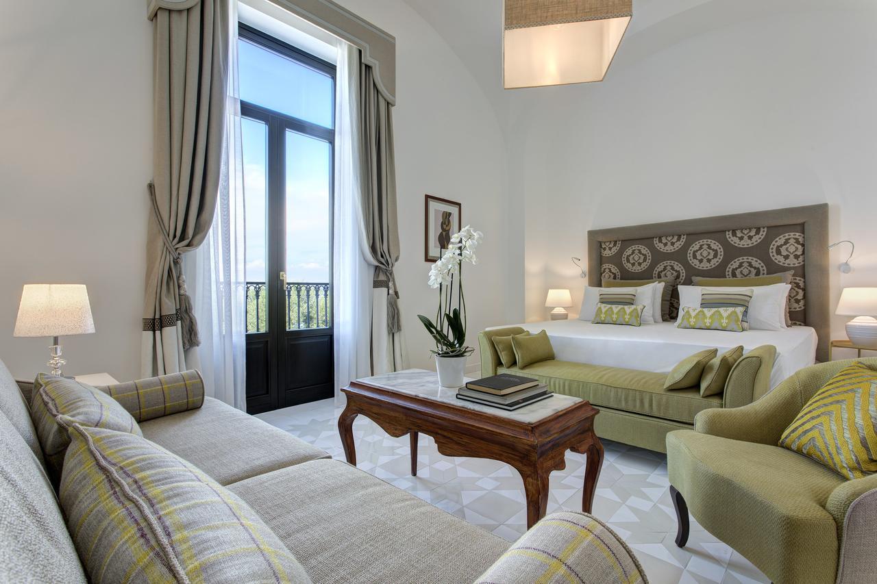 Quarto Superior com Cama de Casal ou 2 de Solteiro - Vista do Mar e Varanda