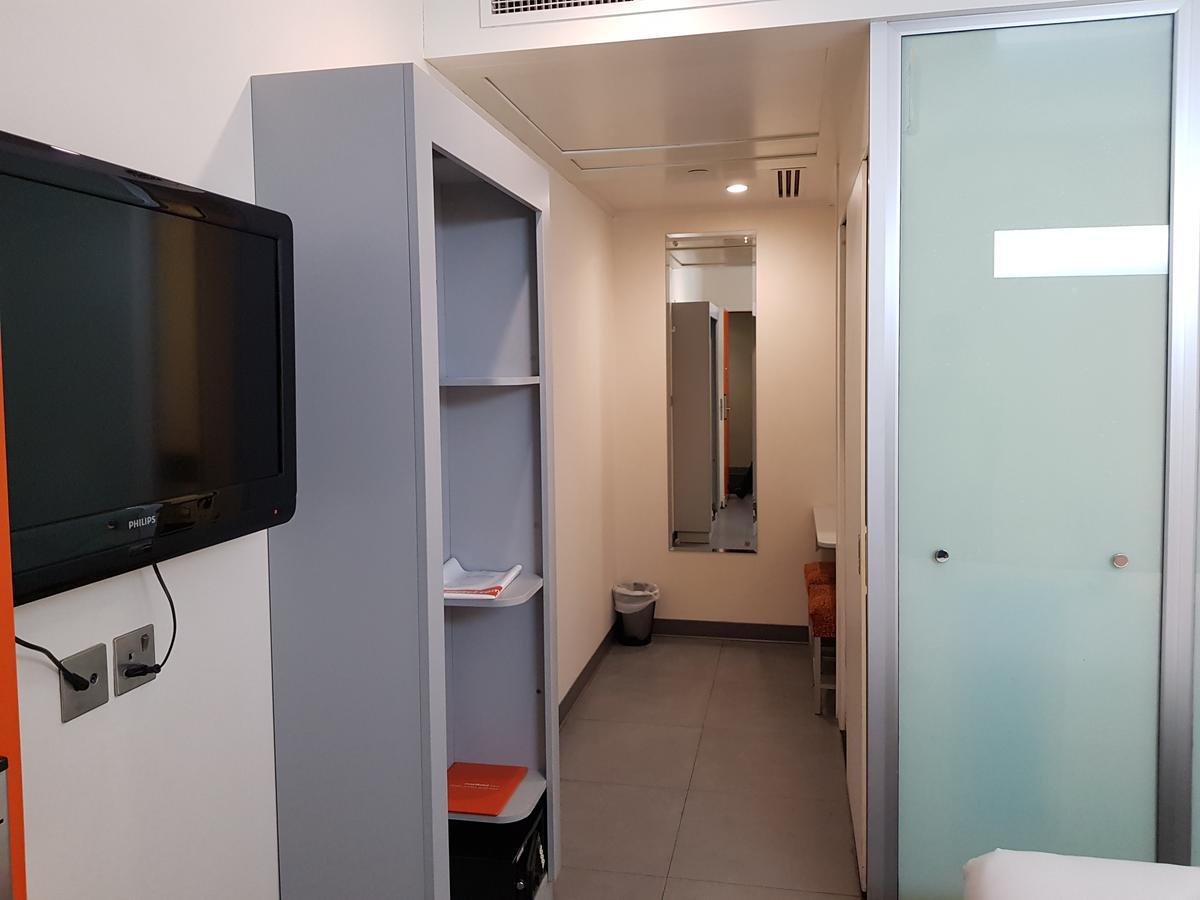Twin Internal Room