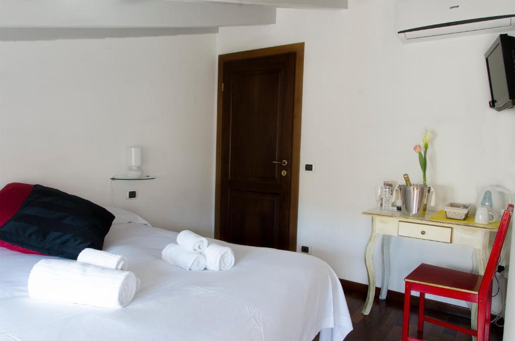 Double Room Attic,57757633:JPEG