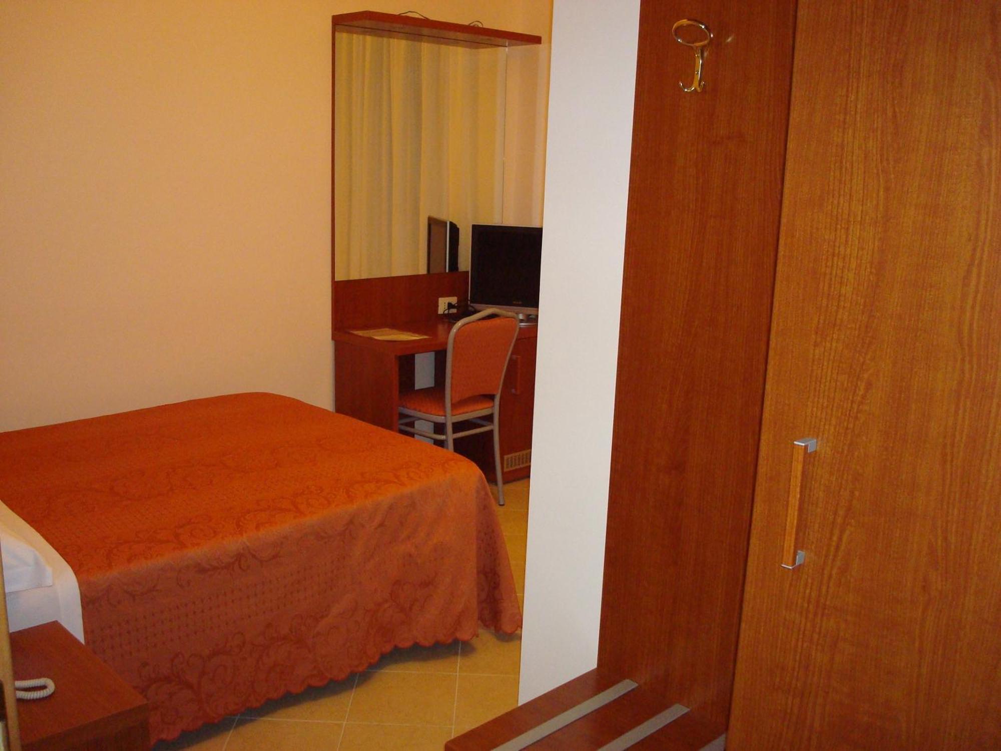 Double Room,1771707889:JPEG